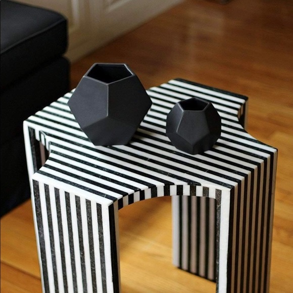 Global Views Dwell Studio faceted matte black vase - Picture 1 of 13